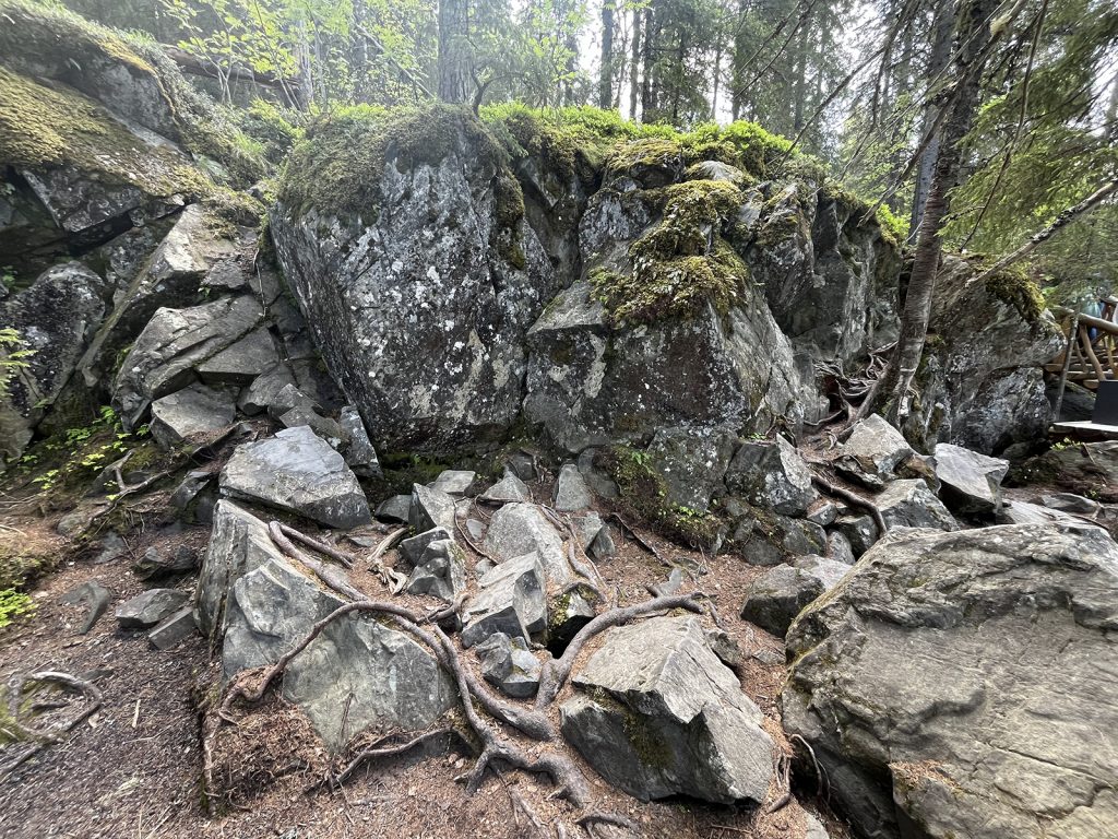 Рускеальские водопады