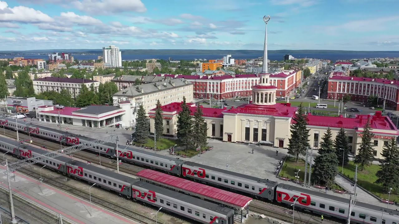 Здание железнодорожного вокзала в Петрозаводске