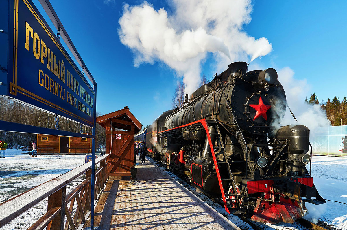 Поездка на ретропоезде в Рускеалу